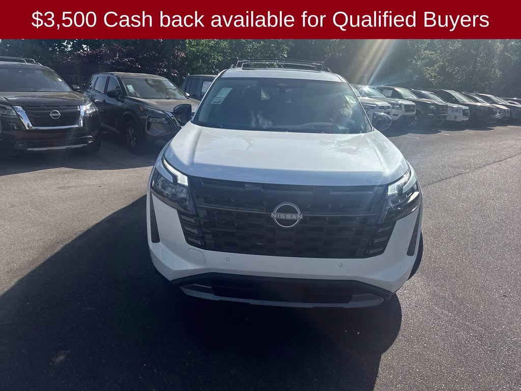 2026 Everest White Pearl Tricoat Nissan Pathfinder Platinum FWD SUV