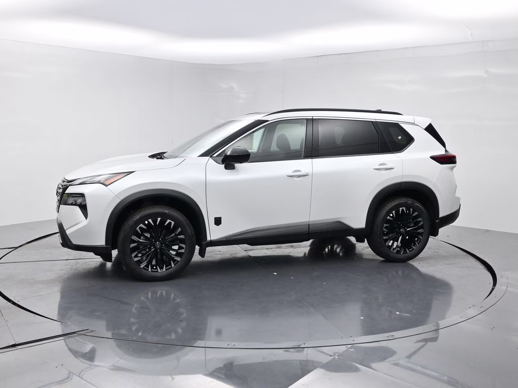 2026 Everest White Pearl Tricoat Nissan Rogue Dark Armor FWD SUV