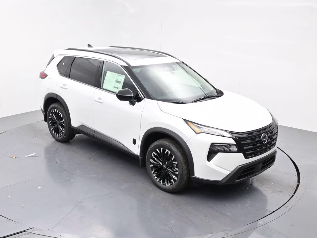 2026 Everest White Pearl Tricoat Nissan Rogue Dark Armor FWD SUV