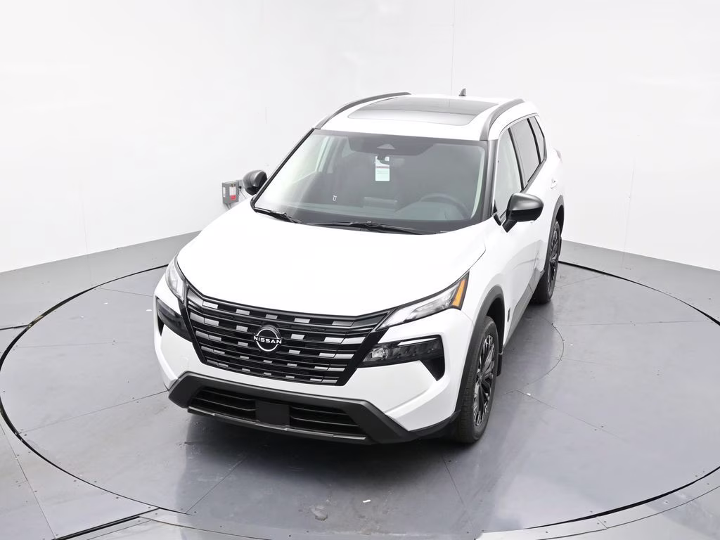 2026 Everest White Pearl Tricoat Nissan Rogue Dark Armor FWD SUV