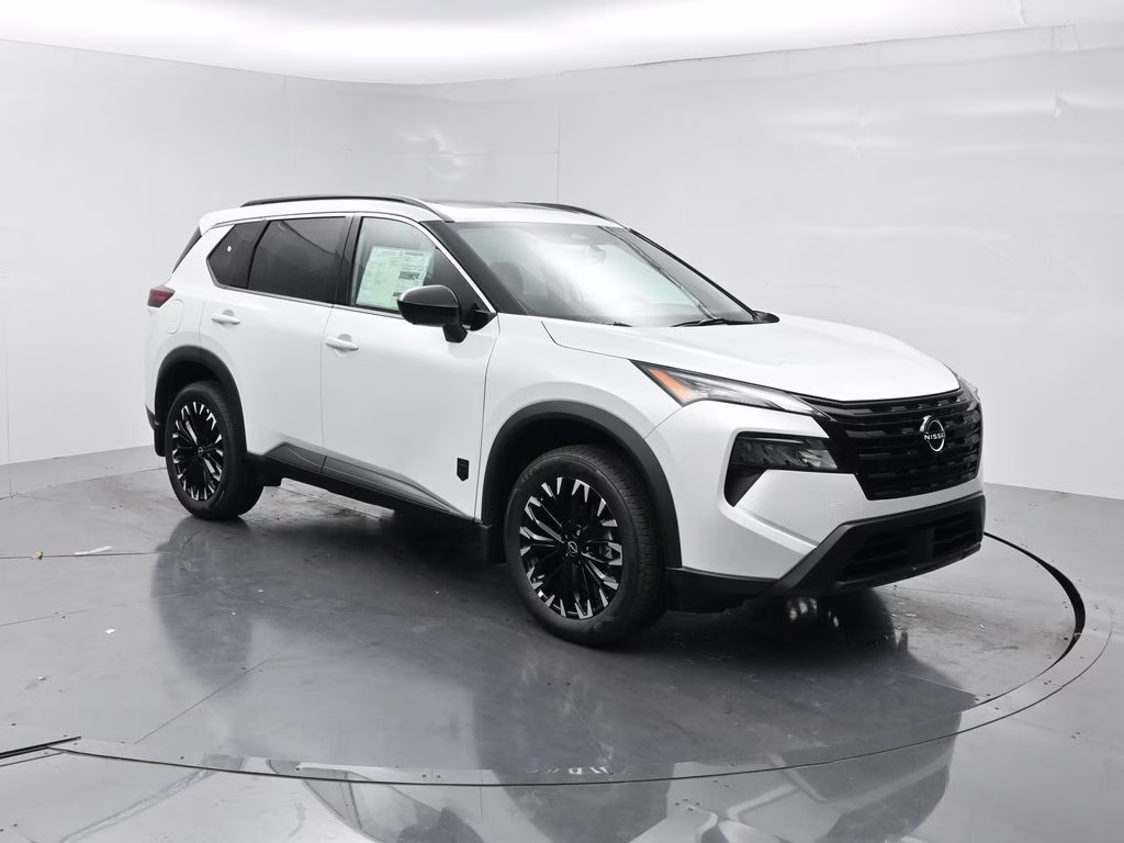 2026 Everest White Pearl Tricoat Nissan Rogue Dark Armor FWD SUV