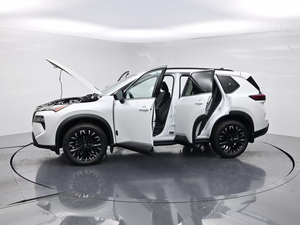 2026 Everest White Pearl Tricoat Nissan Rogue Dark Armor FWD SUV