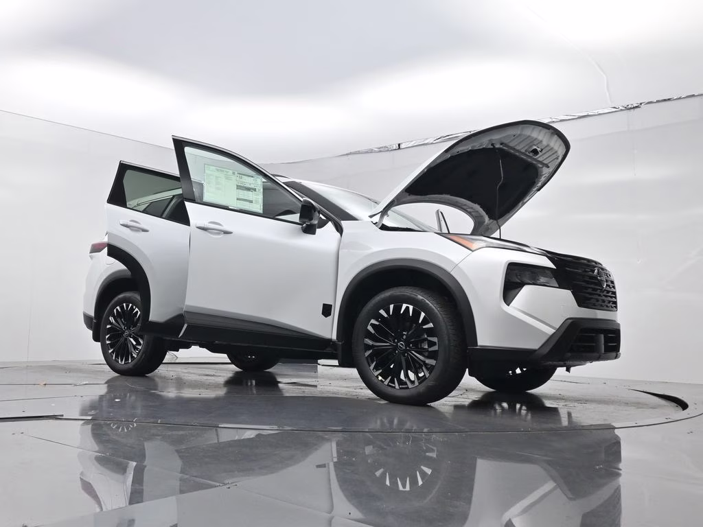 2026 Everest White Pearl Tricoat Nissan Rogue Dark Armor FWD SUV