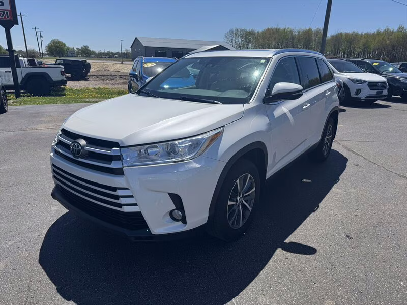 2019 Blizzard Pearl Toyota Highlander XLE AWD SUV