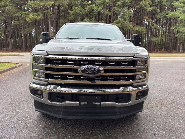 2024 Oxford White Ford Super Duty F-250 SRW Lariat 4X4 Truck