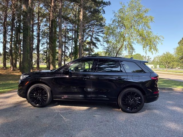 2025 Infinite Black Metallic Clearcoat Lincoln Corsair Reserve AWD SUV
