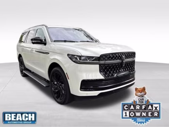 2025 White Metallic Lincoln Navigator Reserve 4X4 SUV