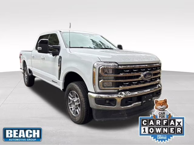 2024 Oxford White Ford Super Duty F-250 SRW Lariat 4X4 Truck