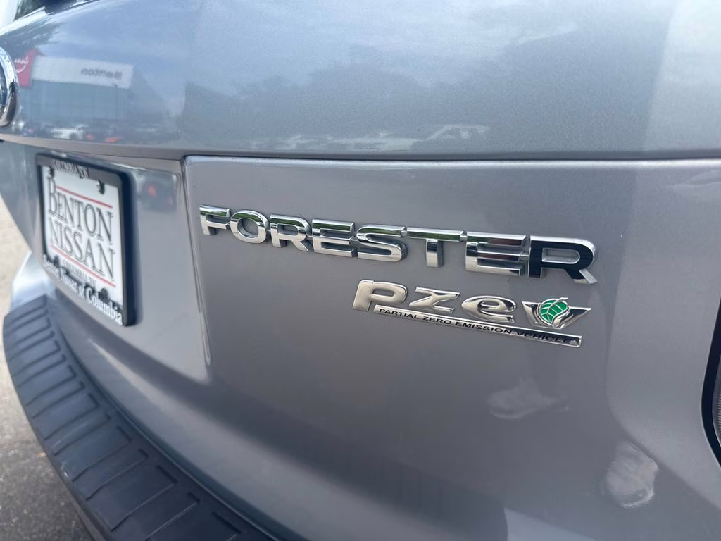 2017 Ice Silver Metallic Subaru Forester 2.5i Premium AWD SUV