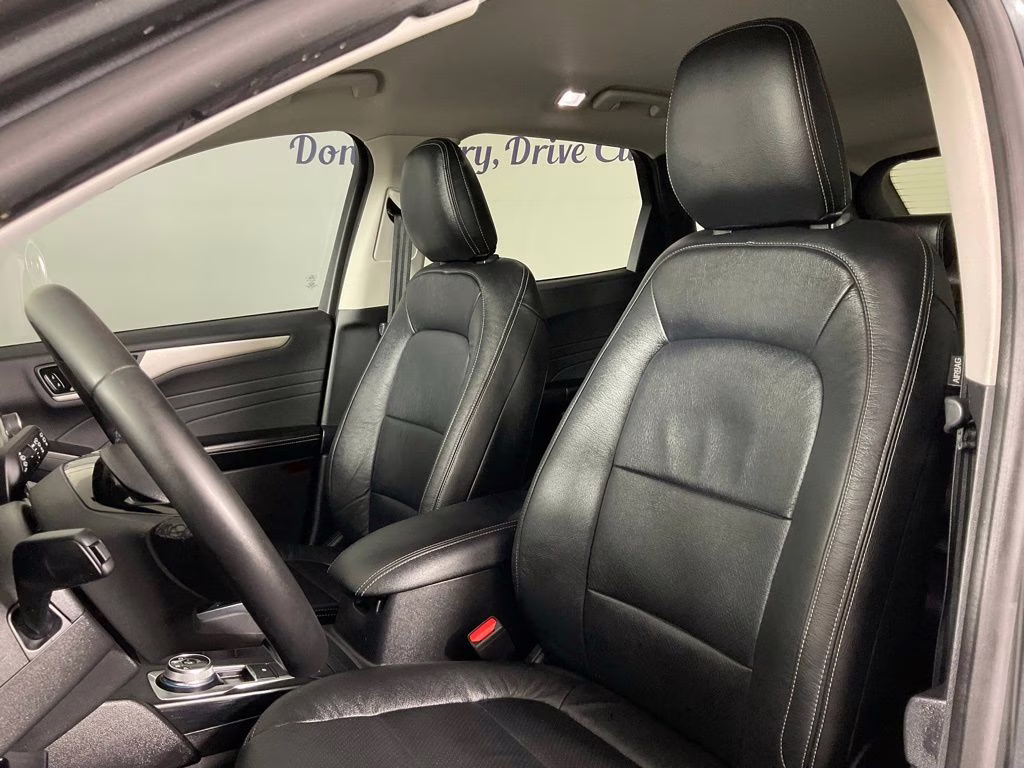 2022 Gray Metallic Ford Escape Hybrid SE FWD SUV