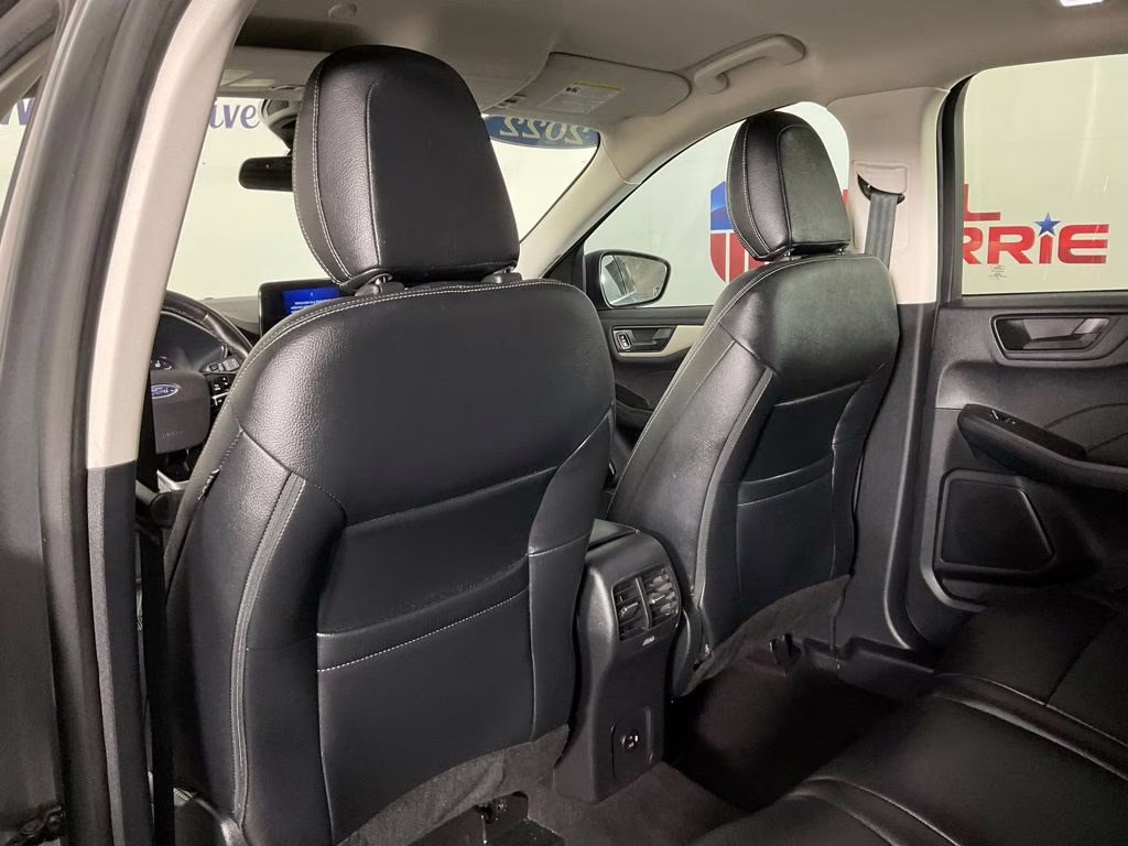 2022 Gray Metallic Ford Escape Hybrid SE FWD SUV