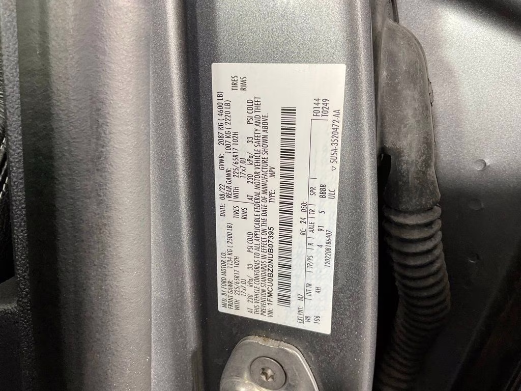 2022 Gray Metallic Ford Escape Hybrid SE FWD SUV