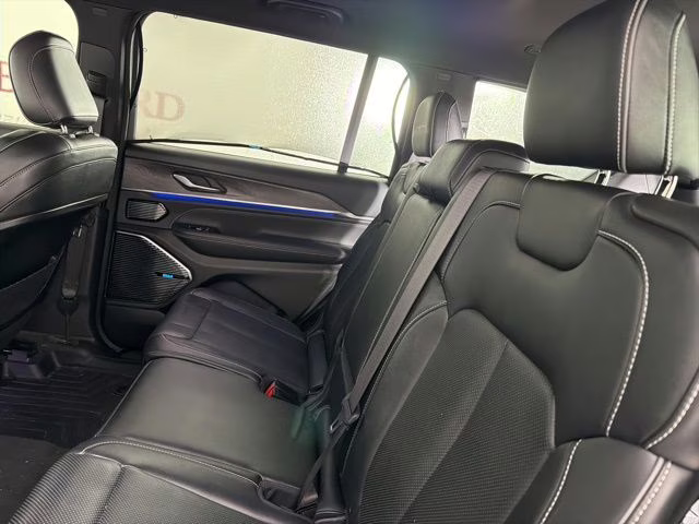 2022 Baltic Gray Metallic Clearcoat Jeep Grand Cherokee L Overland 4X4 SUV