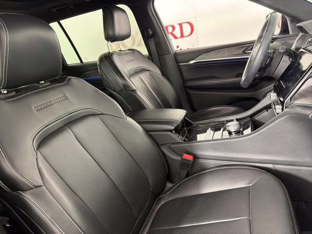 2022 Baltic Gray Metallic Clearcoat Jeep Grand Cherokee L Overland 4X4 SUV