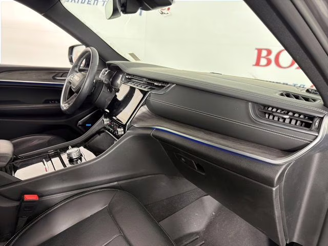 2022 Baltic Gray Metallic Clearcoat Jeep Grand Cherokee L Overland 4X4 SUV