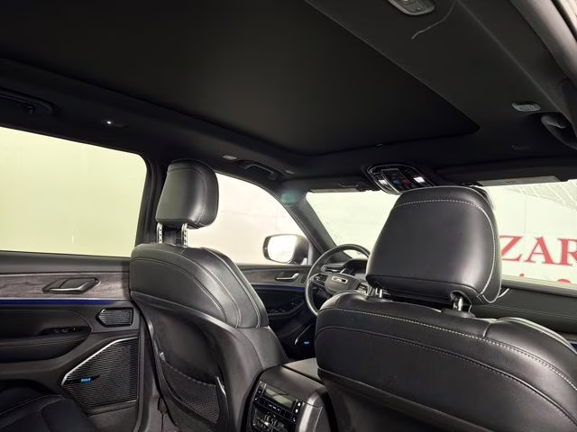 2022 Baltic Gray Metallic Clearcoat Jeep Grand Cherokee L Overland 4X4 SUV