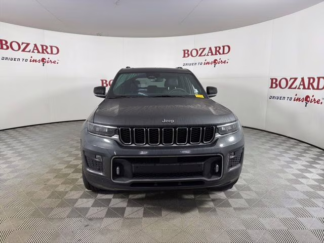 2022 Baltic Gray Metallic Clearcoat Jeep Grand Cherokee L Overland 4X4 SUV