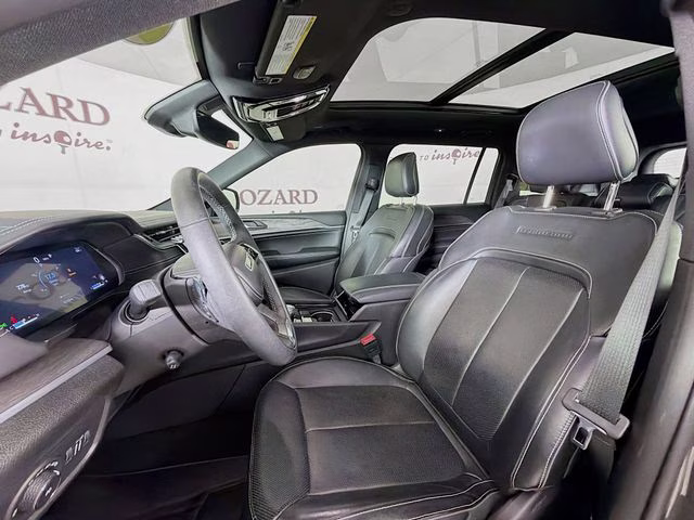 2022 Baltic Gray Metallic Clearcoat Jeep Grand Cherokee L Overland 4X4 SUV