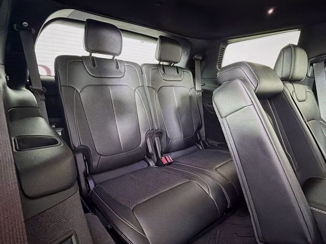 2022 Baltic Gray Metallic Clearcoat Jeep Grand Cherokee L Overland 4X4 SUV
