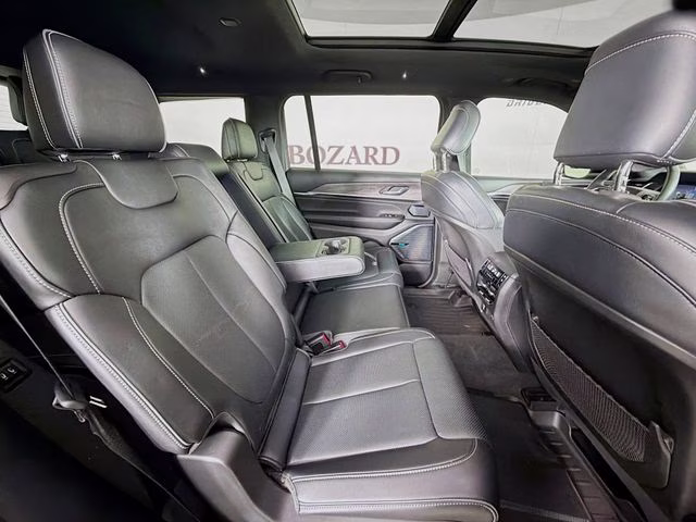 2022 Baltic Gray Metallic Clearcoat Jeep Grand Cherokee L Overland 4X4 SUV