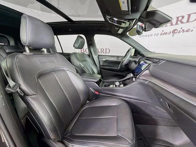 2022 Baltic Gray Metallic Clearcoat Jeep Grand Cherokee L Overland 4X4 SUV
