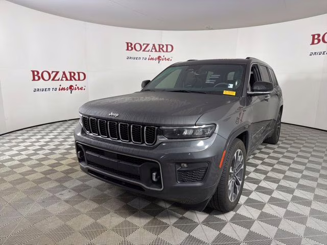 2022 Baltic Gray Metallic Clearcoat Jeep Grand Cherokee L Overland 4X4 SUV