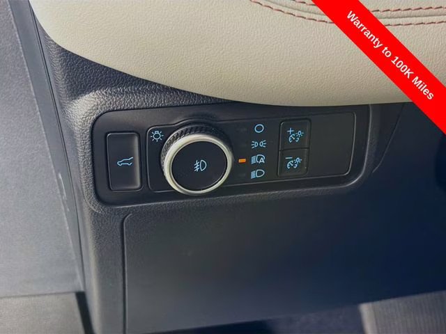 2025 White Metallic Ford Explorer Active RWD SUV