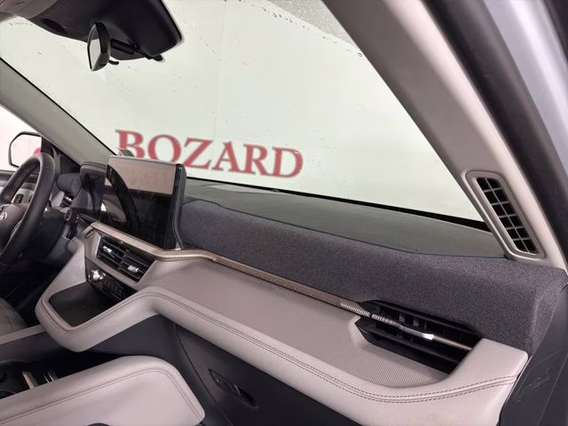 2025 White Metallic Ford Explorer Active RWD SUV