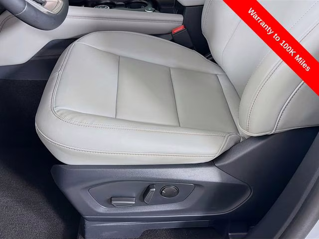 2025 White Metallic Ford Explorer Active RWD SUV