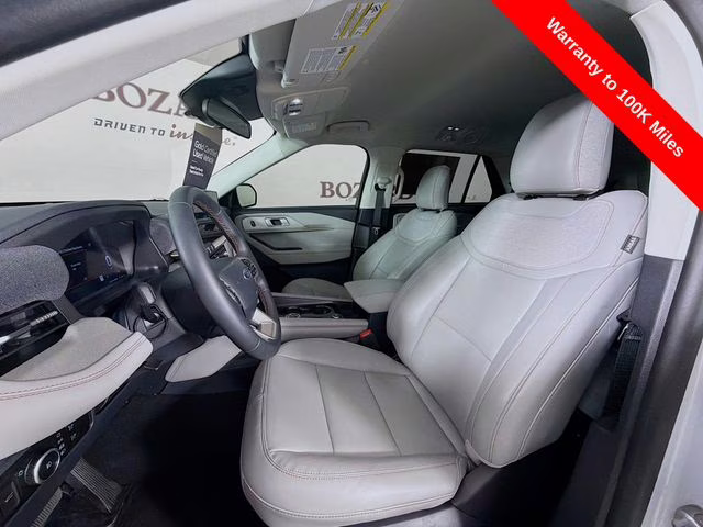 2025 White Metallic Ford Explorer Active RWD SUV