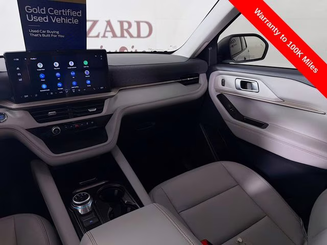 2025 White Metallic Ford Explorer Active RWD SUV