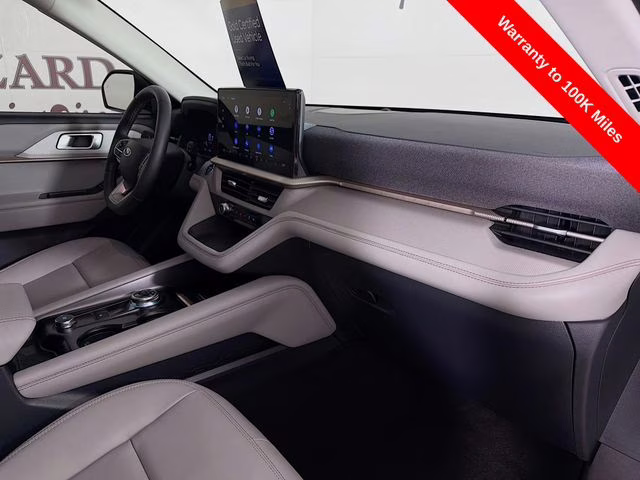 2025 White Metallic Ford Explorer Active RWD SUV