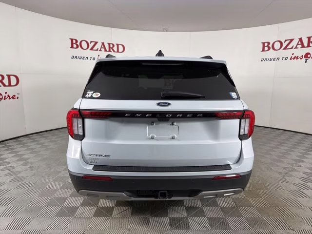 2025 White Metallic Ford Explorer Active RWD SUV