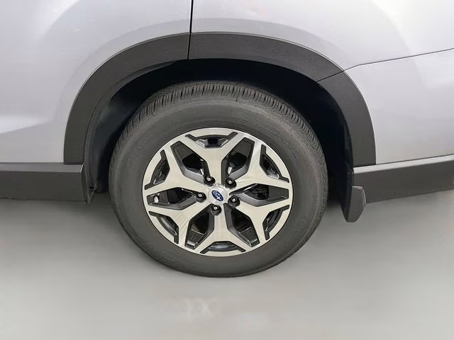 2023 Ice Silver Metallic Subaru Forester Premium AWD SUV