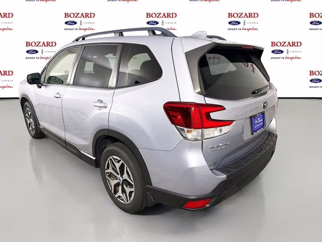 2023 Ice Silver Metallic Subaru Forester Premium AWD SUV