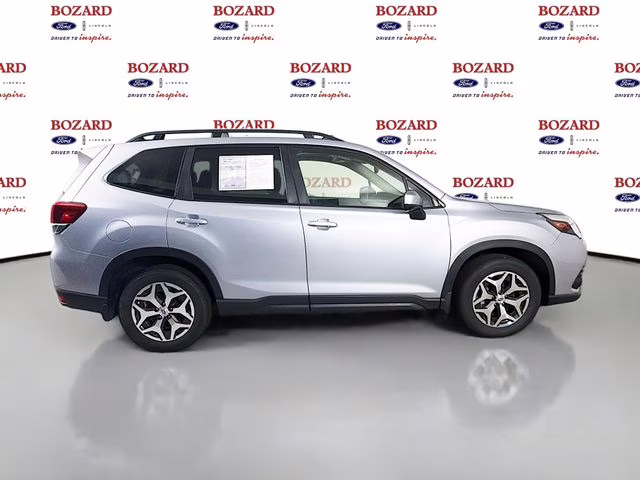 2023 Ice Silver Metallic Subaru Forester Premium AWD SUV