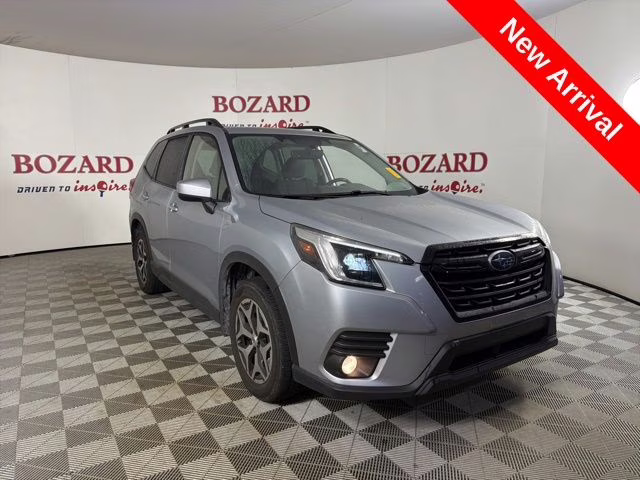 2023 Ice Silver Metallic Subaru Forester Premium AWD SUV