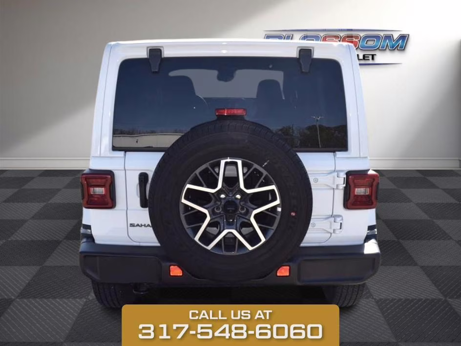 2025 Bright White Clearcoat Jeep Wrangler Sahara 4X4 SUV