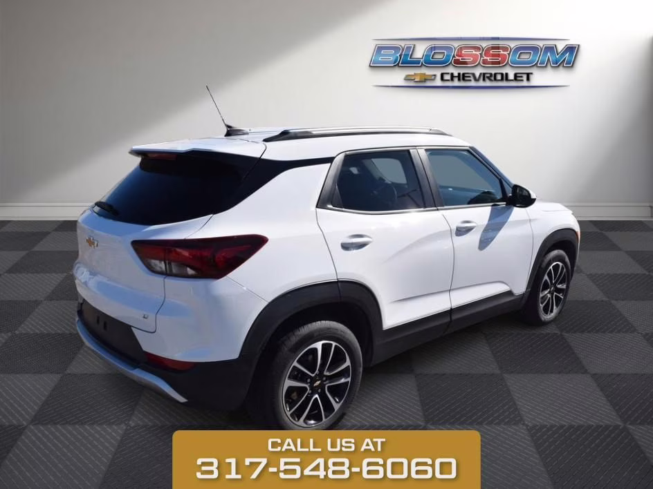 2025 Summit White Chevrolet Trailblazer LT FWD SUV