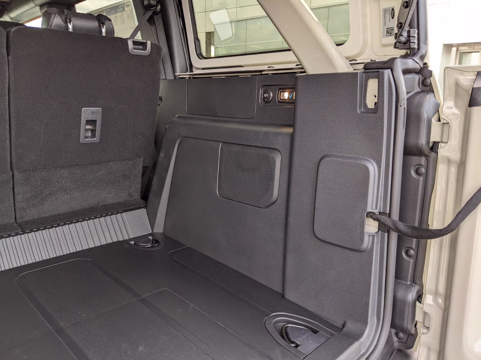 2026 Desert Sand Ford Bronco Badlands 4X4 SUV