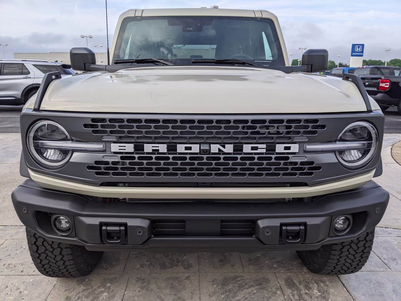 2026 Desert Sand Ford Bronco Badlands 4X4 SUV