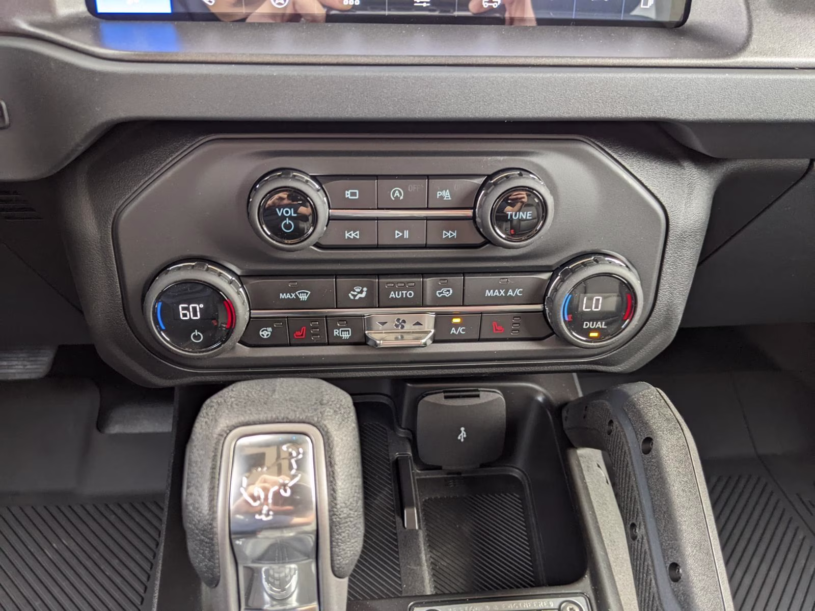 2026 Desert Sand Ford Bronco Badlands 4X4 SUV