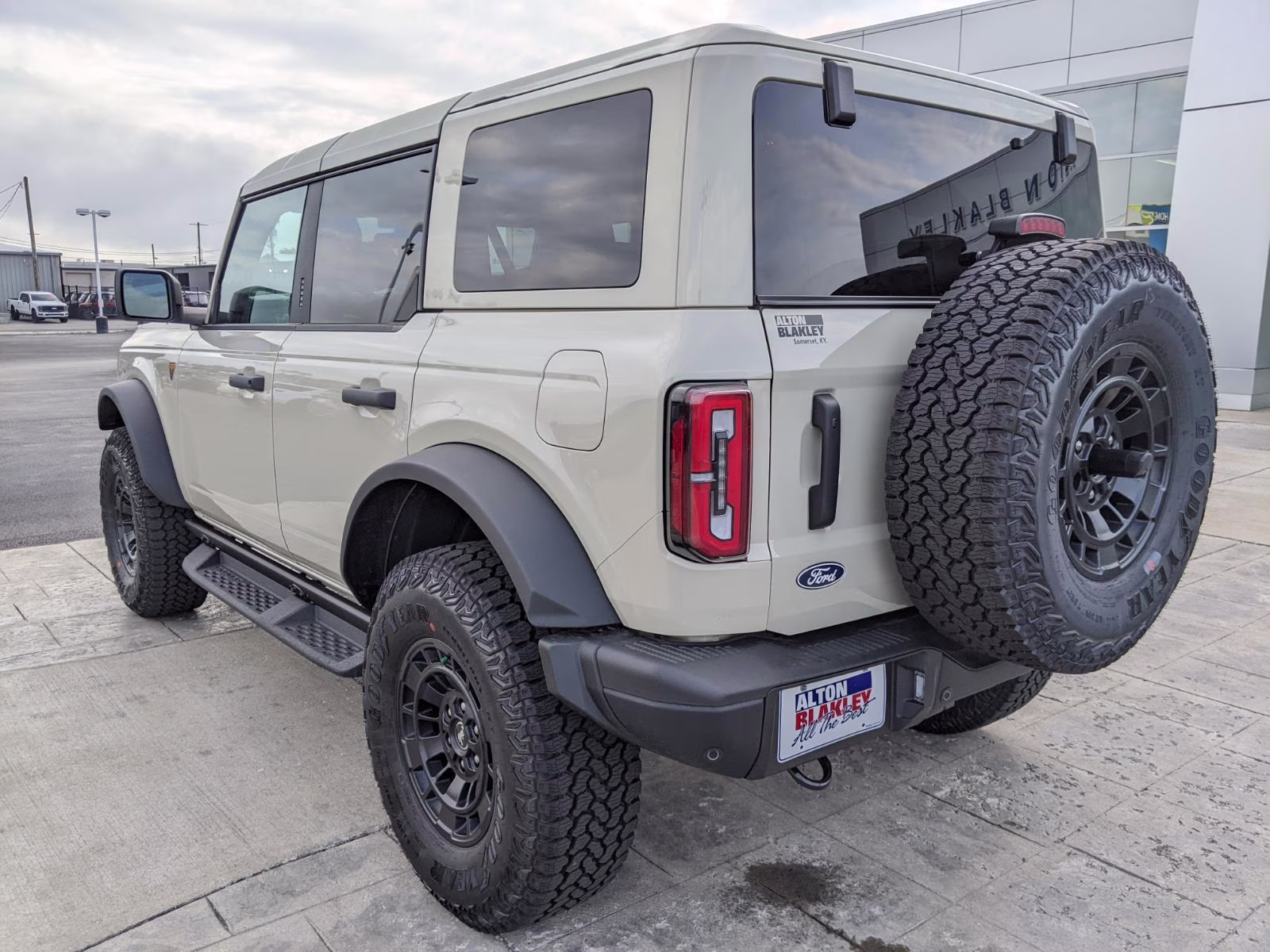 2026 Desert Sand Ford Bronco Badlands 4X4 SUV