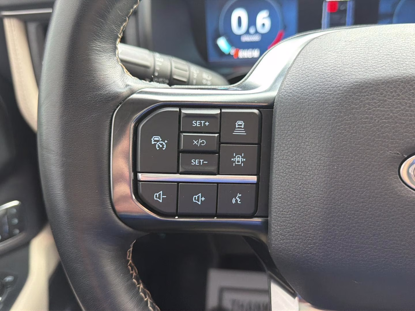 2023 Star White Metallic Tri-Coat Ford Expedition Platinum 4X4 SUV