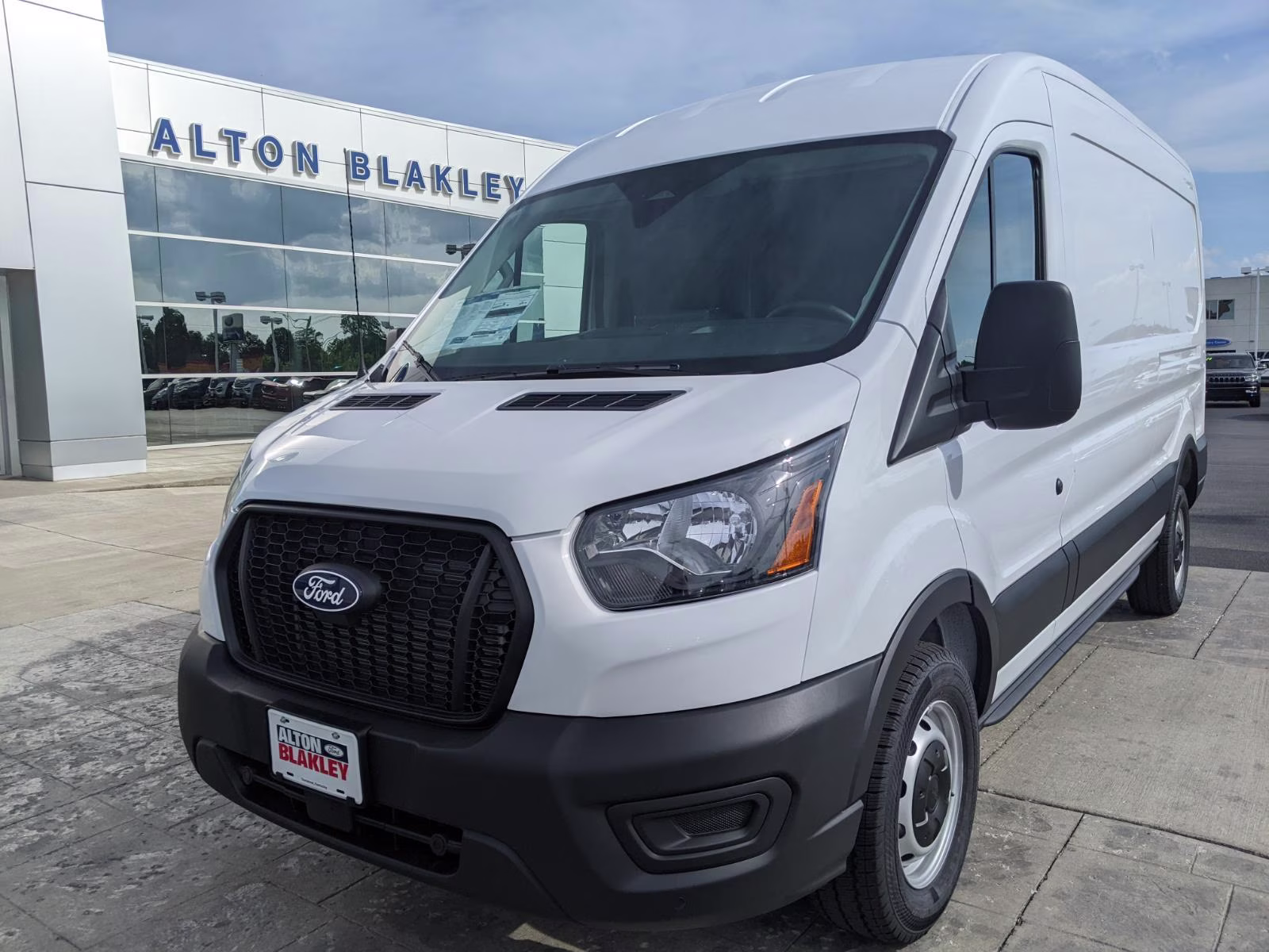 2026 Oxford White Ford Transit Cargo Van T-250 148 MED RF 9150 GV RWD Van