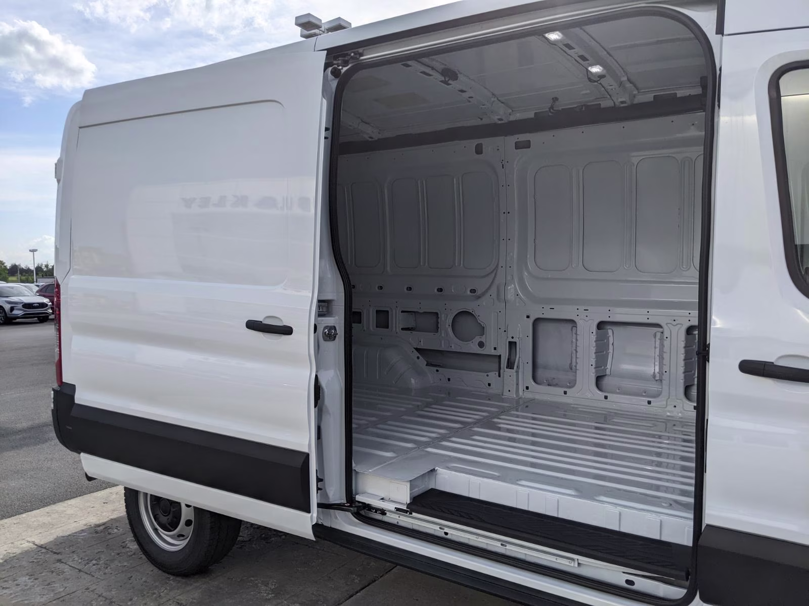2026 Oxford White Ford Transit Cargo Van T-250 148 MED RF 9150 GV RWD Van