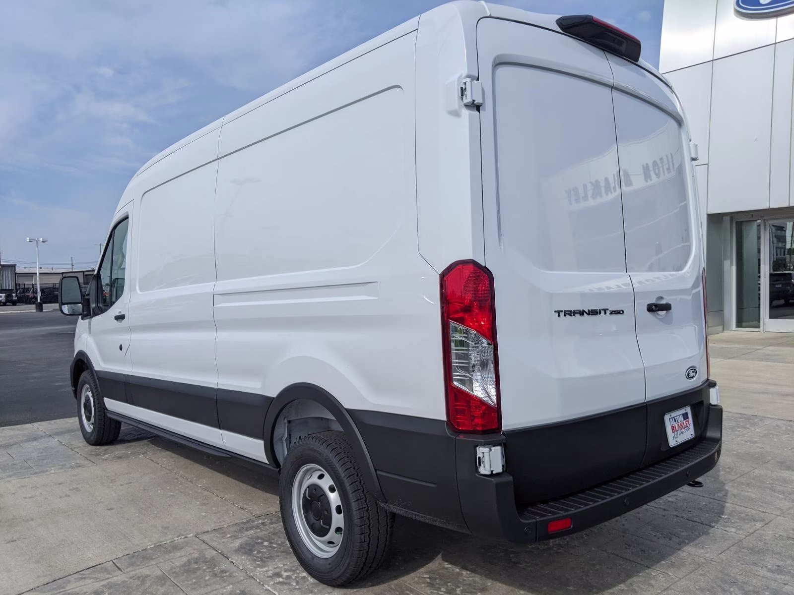 2026 Oxford White Ford Transit Cargo Van T-250 148 MED RF 9150 GV RWD Van