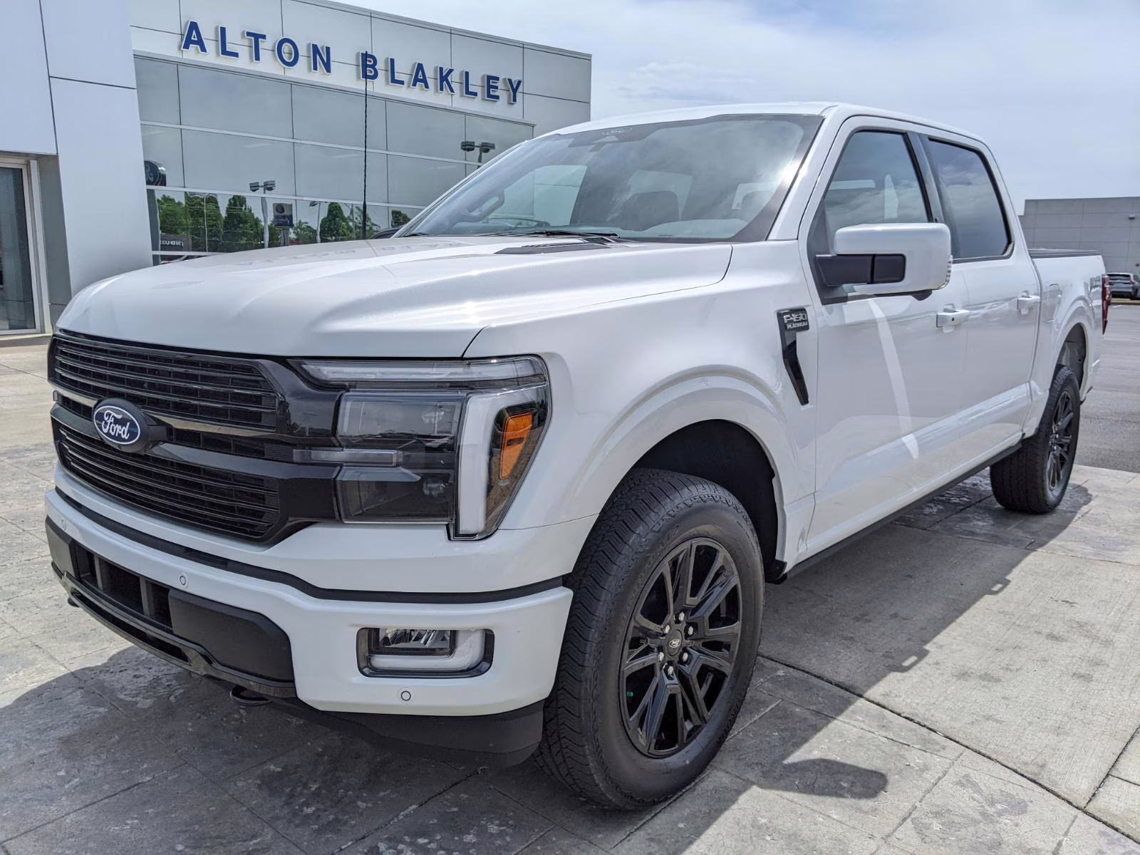 2026 Star White Metallic Tri-Coat Ford F-150 Platinum 4X4 Truck
