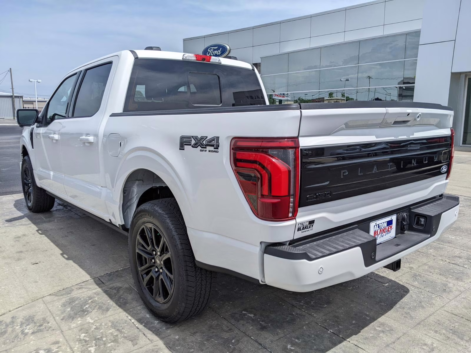 2026 Star White Metallic Tri-Coat Ford F-150 Platinum 4X4 Truck
