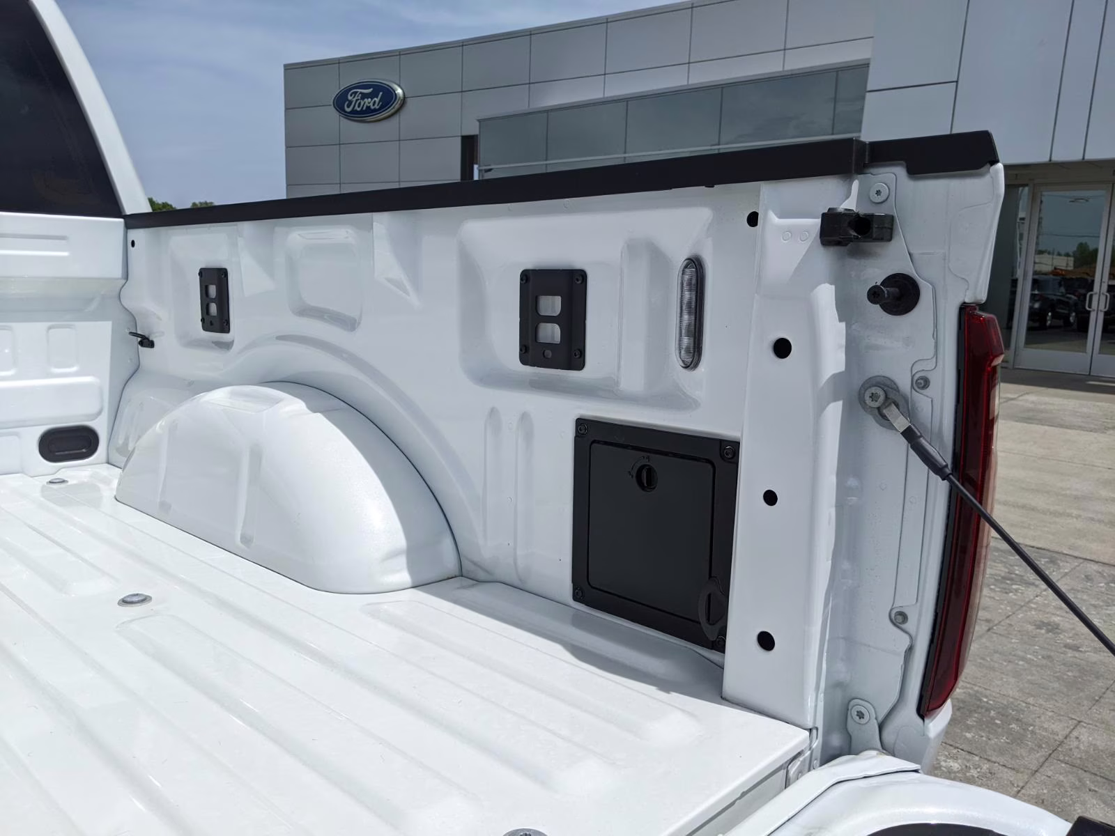 2026 Star White Metallic Tri-Coat Ford F-150 Platinum 4X4 Truck